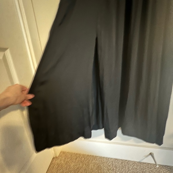 Flowy versatile black maxi dress - Picture 3 of 8